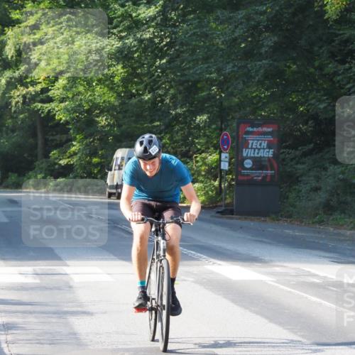 08.09.2024 - Stadtparktriathlon Zöllner http://msf.ph/oto/6988014 08.09.2024 10:06:52 Radfahren 188, 222 meine-sportfotos.de