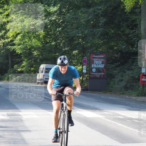 08.09.2024 - Stadtparktriathlon Zöllner http://msf.ph/oto/6988017 08.09.2024 10:06:52 Radfahren 188, 222 meine-sportfotos.de