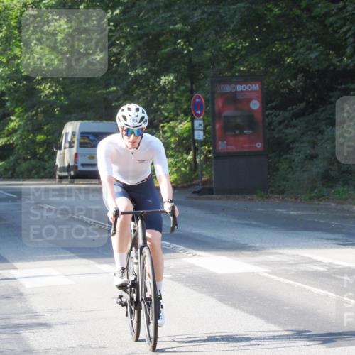 08.09.2024 - Stadtparktriathlon Zöllner http://msf.ph/oto/6988041 08.09.2024 10:06:59 Radfahren 188, 256 meine-sportfotos.de