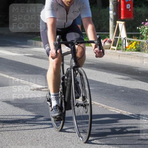 08.09.2024 - Stadtparktriathlon Zöllner http://msf.ph/oto/6988107 08.09.2024 10:07:12 Radfahren 215, 216, 256, 261, 262 meine-sportfotos.de