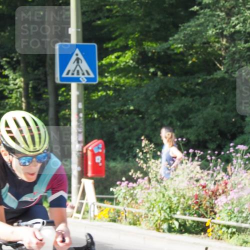 08.09.2024 - Stadtparktriathlon Zöllner http://msf.ph/oto/6988117 08.09.2024 10:07:13 Radfahren 215, 216, 230, 256, 261, 262 meine-sportfotos.de
