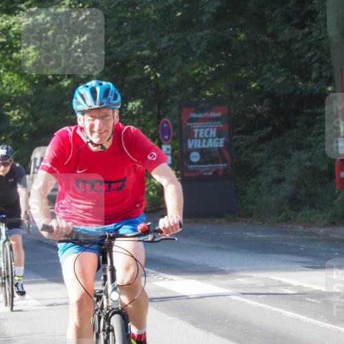 08.09.2024 - Stadtparktriathlon Zöllner http://msf.ph/oto/6988122 08.09.2024 10:07:15 Radfahren 215, 216, 230, 261, 262 meine-sportfotos.de