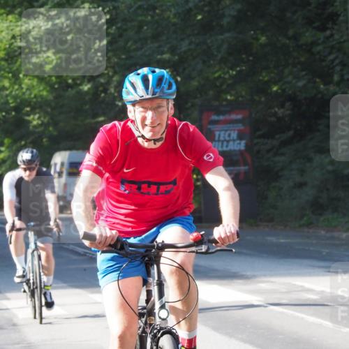 08.09.2024 - Stadtparktriathlon Zöllner http://msf.ph/oto/6988125 08.09.2024 10:07:16 Radfahren 215, 216, 230, 261, 262 meine-sportfotos.de