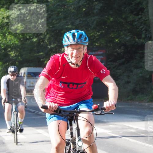 08.09.2024 - Stadtparktriathlon Zöllner http://msf.ph/oto/6988129 08.09.2024 10:07:16 Radfahren 215, 216, 230, 261, 262 meine-sportfotos.de