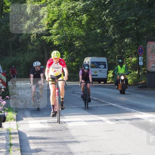 08.09.2024 - Stadtparktriathlon Zöllner http://msf.ph/oto/6988255 08.09.2024 10:08:38 Radfahren 205, 225, 228, 238, 255 meine-sportfotos.de