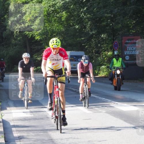 08.09.2024 - Stadtparktriathlon Zöllner http://msf.ph/oto/6988263 08.09.2024 10:08:39 Radfahren 205, 225, 228, 229, 238, 255 meine-sportfotos.de