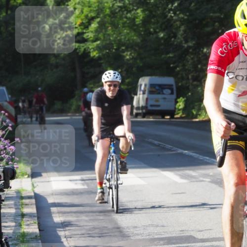08.09.2024 - Stadtparktriathlon Zöllner http://msf.ph/oto/6988276 08.09.2024 10:08:40 Radfahren 205, 225, 228, 229, 238, 255 meine-sportfotos.de
