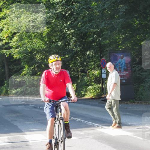 08.09.2024 - Stadtparktriathlon Zöllner http://msf.ph/oto/6988395 08.09.2024 10:09:22 Radfahren 232 meine-sportfotos.de