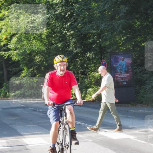 08.09.2024 - Stadtparktriathlon Zöllner http://msf.ph/oto/6988400 08.09.2024 10:09:23 Radfahren 232 meine-sportfotos.de