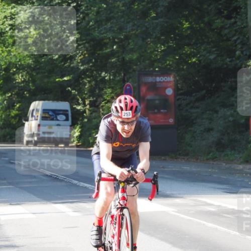 08.09.2024 - Stadtparktriathlon Zöllner http://msf.ph/oto/6988583 08.09.2024 10:11:37 Radfahren 242, 253 meine-sportfotos.de