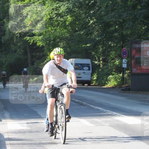 08.09.2024 - Stadtparktriathlon Zöllner http://msf.ph/oto/6988651 08.09.2024 10:12:05 Radfahren 211, 217, 241, 254, 257, 258 meine-sportfotos.de