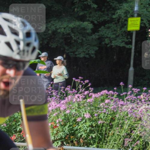 08.09.2024 - Stadtparktriathlon Zöllner http://msf.ph/oto/6988691 08.09.2024 10:12:13 Radfahren 211, 217 meine-sportfotos.de