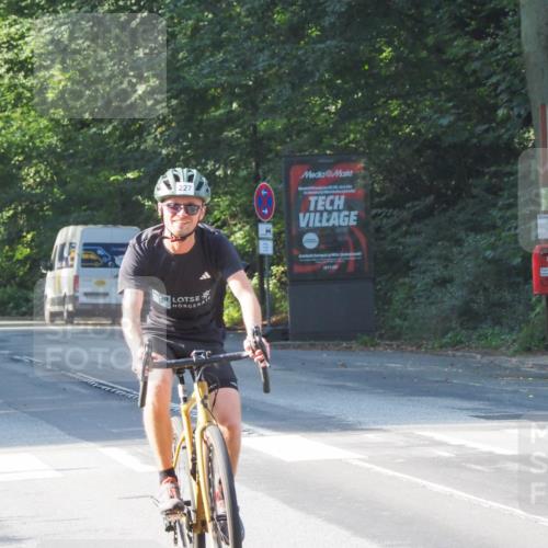 08.09.2024 - Stadtparktriathlon Zöllner http://msf.ph/oto/6988701 08.09.2024 10:12:24 Radfahren 191, 227 meine-sportfotos.de