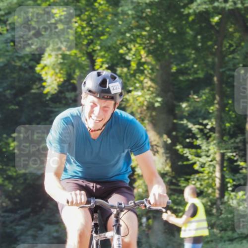 08.09.2024 - Stadtparktriathlon Zöllner http://msf.ph/oto/6988879 08.09.2024 10:13:48 Radfahren 221, 222, 226, 252 meine-sportfotos.de