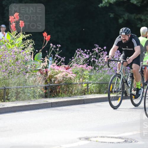 08.09.2024 - Stadtparktriathlon Zöllner http://msf.ph/oto/6989012 08.09.2024 11:12:24 Radfahren 463, 471, 554 meine-sportfotos.de