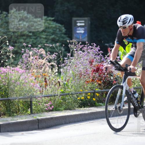 08.09.2024 - Stadtparktriathlon Zöllner http://msf.ph/oto/6989019 08.09.2024 11:12:30 Radfahren 511, 554 meine-sportfotos.de