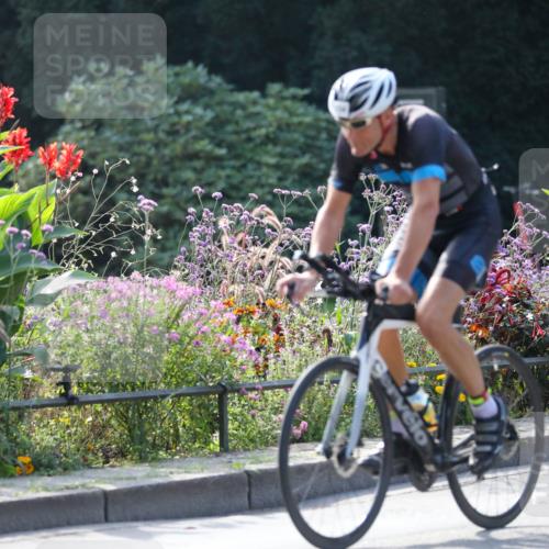 08.09.2024 - Stadtparktriathlon Zöllner http://msf.ph/oto/6989022 08.09.2024 11:12:30 Radfahren 511, 554 meine-sportfotos.de