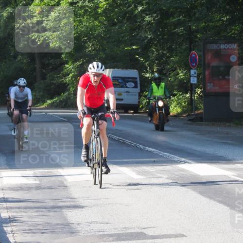 08.09.2024 - Stadtparktriathlon Zöllner http://msf.ph/oto/6989057 08.09.2024 10:14:35 Radfahren 188, 215, 230, 262 meine-sportfotos.de