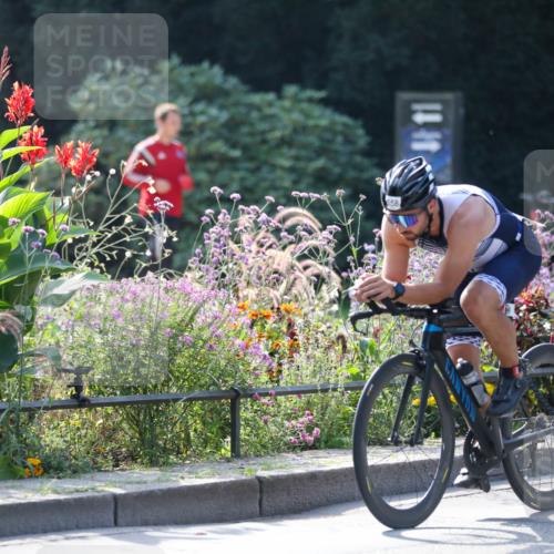 08.09.2024 - Stadtparktriathlon Zöllner http://msf.ph/oto/6989130 08.09.2024 11:13:54 Radfahren 526, 549, 552, 558 meine-sportfotos.de