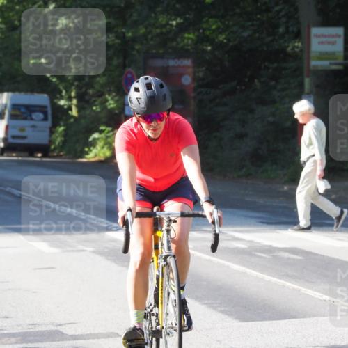 08.09.2024 - Stadtparktriathlon Zöllner http://msf.ph/oto/6989177 08.09.2024 10:15:35 Radfahren 259 meine-sportfotos.de