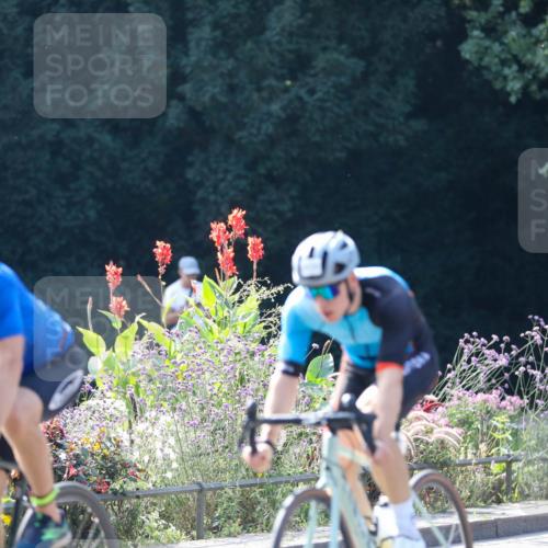 08.09.2024 - Stadtparktriathlon Zöllner http://msf.ph/oto/6989189 08.09.2024 11:16:02 Radfahren 415, 493, 513, 525, 535, 542, 550 meine-sportfotos.de