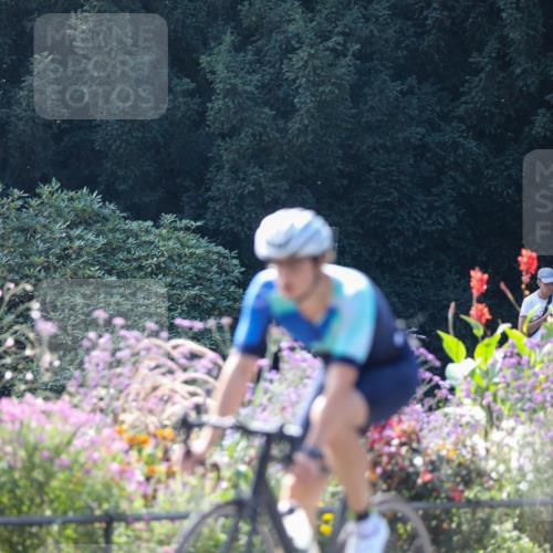 08.09.2024 - Stadtparktriathlon Zöllner http://msf.ph/oto/6989198 08.09.2024 11:16:04 Radfahren 415, 493, 513, 525, 535, 542, 636 meine-sportfotos.de