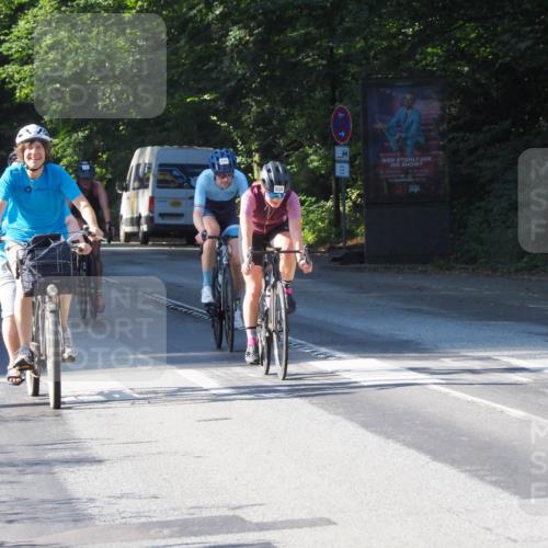 08.09.2024 - Stadtparktriathlon Zöllner http://msf.ph/oto/6989205 08.09.2024 10:15:56 Radfahren 204, 210, 228, 243, 251, 353 meine-sportfotos.de