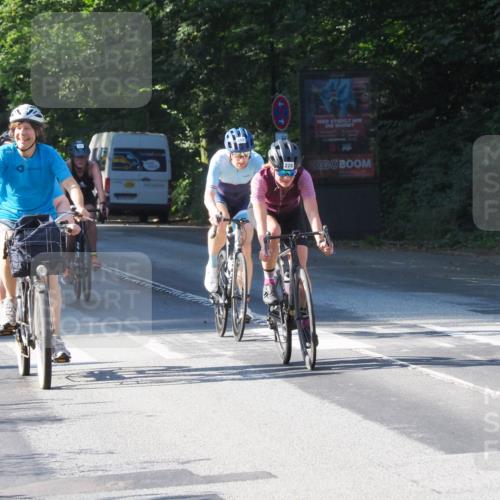 08.09.2024 - Stadtparktriathlon Zöllner http://msf.ph/oto/6989213 08.09.2024 10:15:57 Radfahren 204, 210, 228, 243, 251, 353 meine-sportfotos.de