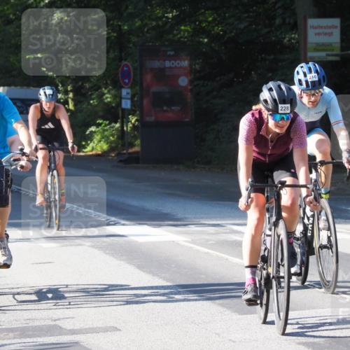 08.09.2024 - Stadtparktriathlon Zöllner http://msf.ph/oto/6989226 08.09.2024 10:15:58 Radfahren 204, 210, 228, 243, 251, 353 meine-sportfotos.de