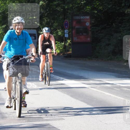 08.09.2024 - Stadtparktriathlon Zöllner http://msf.ph/oto/6989231 08.09.2024 10:15:58 Radfahren 204, 210, 228, 243, 251, 353 meine-sportfotos.de
