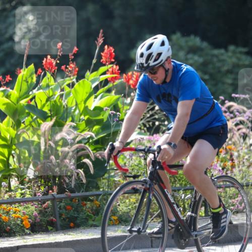08.09.2024 - Stadtparktriathlon Zöllner http://msf.ph/oto/6989327 08.09.2024 11:16:58 Radfahren 484, 527 meine-sportfotos.de