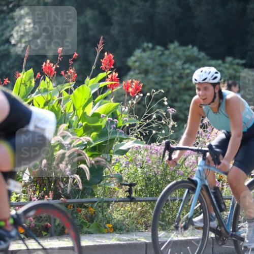 08.09.2024 - Stadtparktriathlon Zöllner http://msf.ph/oto/6989359 08.09.2024 11:17:20 Radfahren 465, 498, 515, 521, 581, 655 meine-sportfotos.de