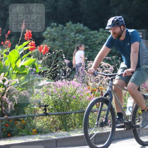 08.09.2024 - Stadtparktriathlon Zöllner http://msf.ph/oto/6989417 08.09.2024 11:17:40 Radfahren 412, 470, 473, 536 meine-sportfotos.de