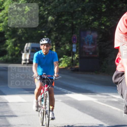 08.09.2024 - Stadtparktriathlon Zöllner http://msf.ph/oto/6989420 08.09.2024 10:16:24 Radfahren 192, 194, 195, 218, 223, 225, 237, 244, 255 meine-sportfotos.de