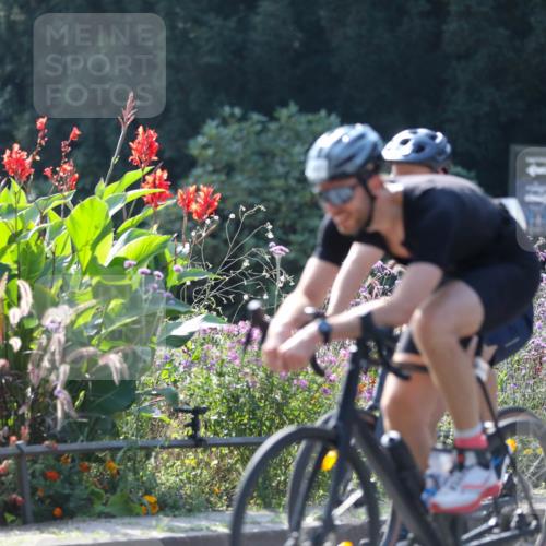 08.09.2024 - Stadtparktriathlon Zöllner http://msf.ph/oto/6989537 08.09.2024 11:18:34 Radfahren 422, 471, 475, 480, 483, 500, 624 meine-sportfotos.de