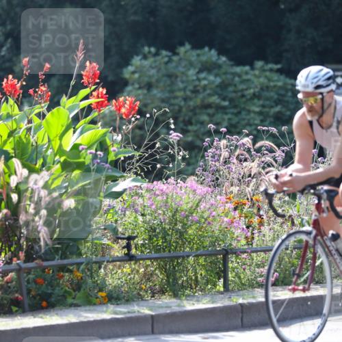 08.09.2024 - Stadtparktriathlon Zöllner http://msf.ph/oto/6989561 08.09.2024 11:18:48 Radfahren 468, 504, 592 meine-sportfotos.de