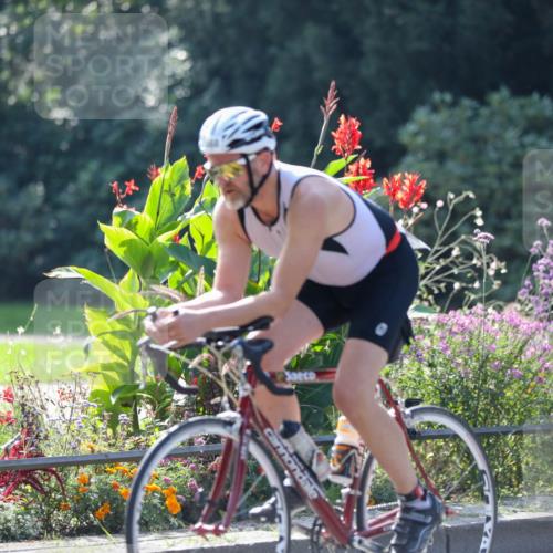 08.09.2024 - Stadtparktriathlon Zöllner http://msf.ph/oto/6989571 08.09.2024 11:18:48 Radfahren 468, 504, 592 meine-sportfotos.de