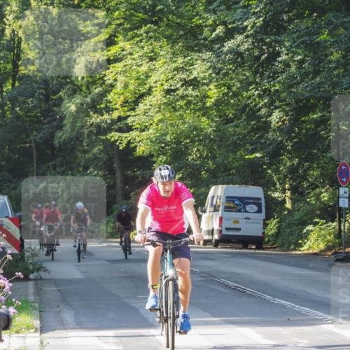 08.09.2024 - Stadtparktriathlon Zöllner http://msf.ph/oto/6989578 08.09.2024 10:17:19 Radfahren 213, 229, 271, 288, 319 meine-sportfotos.de
