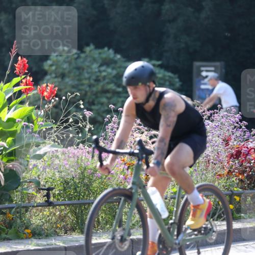 08.09.2024 - Stadtparktriathlon Zöllner http://msf.ph/oto/6989815 08.09.2024 11:20:07 Radfahren 456, 534, 551, 559, 584, 589, 618, 629 meine-sportfotos.de