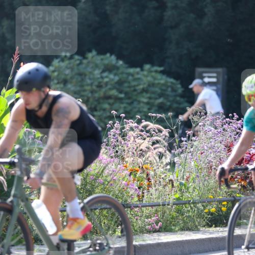 08.09.2024 - Stadtparktriathlon Zöllner http://msf.ph/oto/6989820 08.09.2024 11:20:08 Radfahren 456, 519, 534, 545, 551, 559, 584, 589, 618, 629 meine-sportfotos.de