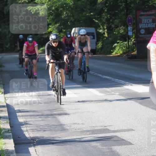 08.09.2024 - Stadtparktriathlon Zöllner http://msf.ph/oto/6989842 08.09.2024 10:18:27 Radfahren 212, 214, 241, 257, 258, 290, 358, 361 meine-sportfotos.de