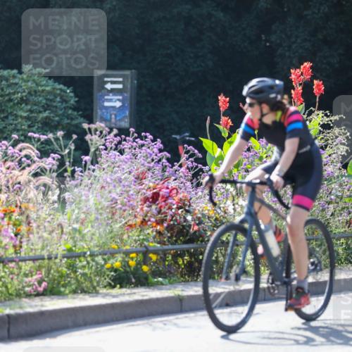 08.09.2024 - Stadtparktriathlon Zöllner http://msf.ph/oto/6989991 08.09.2024 11:21:04 Radfahren 570, 596, 610, 613, 649 meine-sportfotos.de