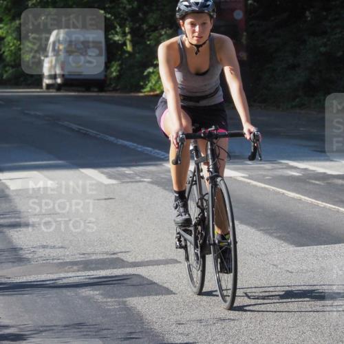 08.09.2024 - Stadtparktriathlon Zöllner http://msf.ph/oto/6990074 08.09.2024 10:19:32 Radfahren 245, 302, 305, 313, 332 meine-sportfotos.de