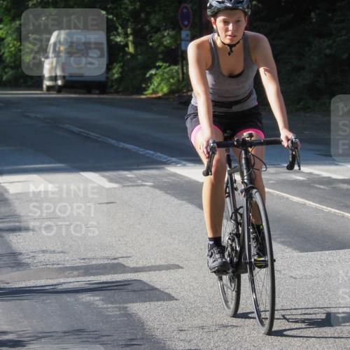 08.09.2024 - Stadtparktriathlon Zöllner http://msf.ph/oto/6990077 08.09.2024 10:19:32 Radfahren 245, 302, 305, 313, 332 meine-sportfotos.de
