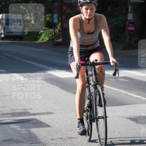 08.09.2024 - Stadtparktriathlon Zöllner http://msf.ph/oto/6990080 08.09.2024 10:19:32 Radfahren 245, 302, 305, 313, 332 meine-sportfotos.de