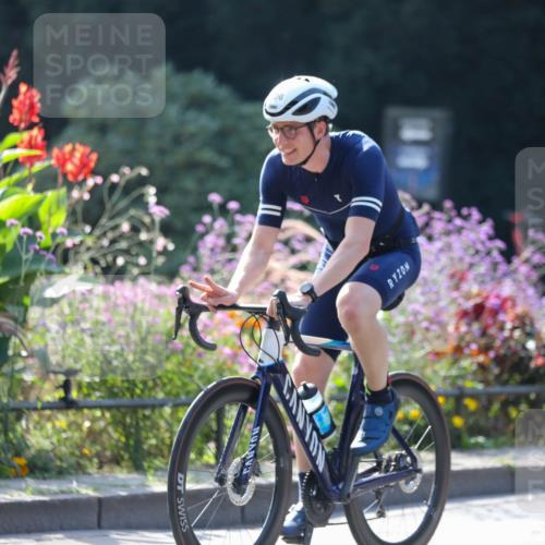 08.09.2024 - Stadtparktriathlon Zöllner http://msf.ph/oto/6990110 08.09.2024 11:21:42 Radfahren 472, 506, 543, 573, 606, 626, 653, 821 meine-sportfotos.de