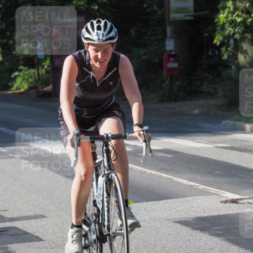 08.09.2024 - Stadtparktriathlon Zöllner http://msf.ph/oto/6990249 08.09.2024 10:20:02 Radfahren 183, 304, 308, 318, 321, 359 meine-sportfotos.de