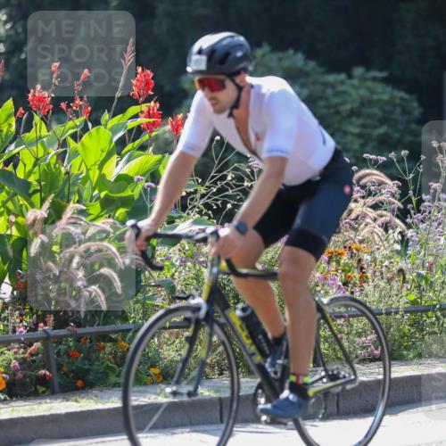 08.09.2024 - Stadtparktriathlon Zöllner http://msf.ph/oto/6990300 08.09.2024 11:23:18 Radfahren 557, 580 meine-sportfotos.de
