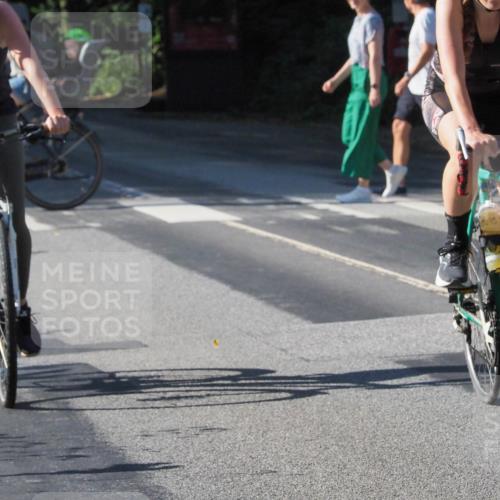 08.09.2024 - Stadtparktriathlon Zöllner http://msf.ph/oto/6990328 08.09.2024 10:20:24 Radfahren 190, 222, 323, 341, 349 meine-sportfotos.de
