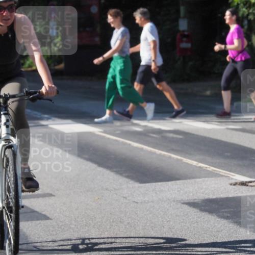 08.09.2024 - Stadtparktriathlon Zöllner http://msf.ph/oto/6990335 08.09.2024 10:20:25 Radfahren 190, 222, 323, 341, 349 meine-sportfotos.de